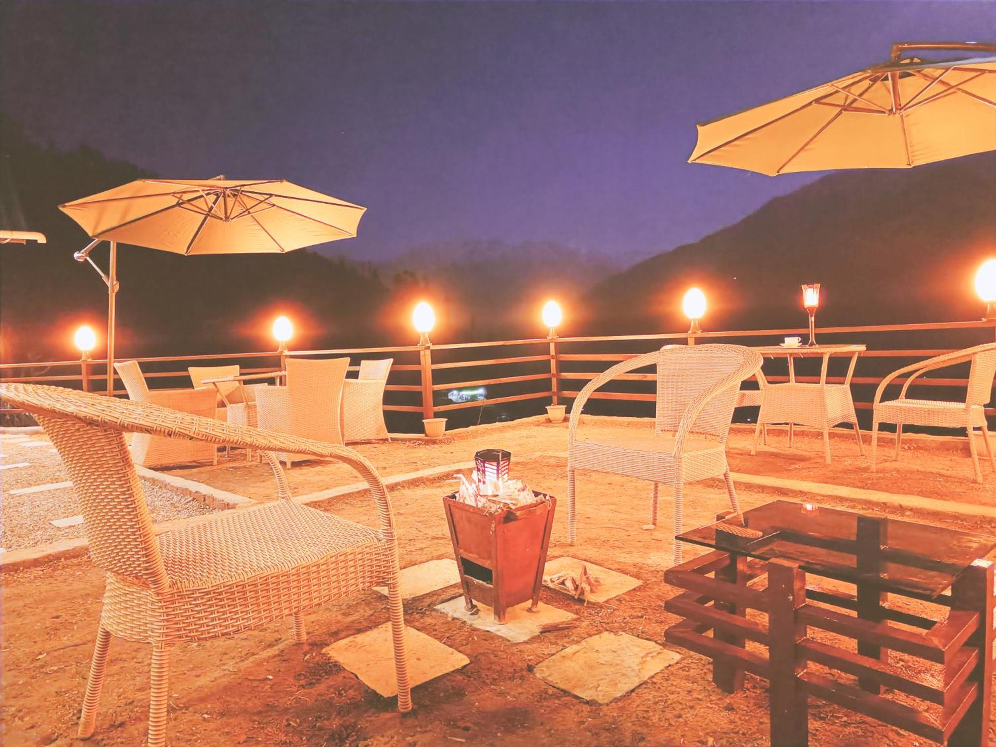 Trimounts-A Boutique Hotel & Wellnes Center In Tirthan Valley Banjār Extérieur photo