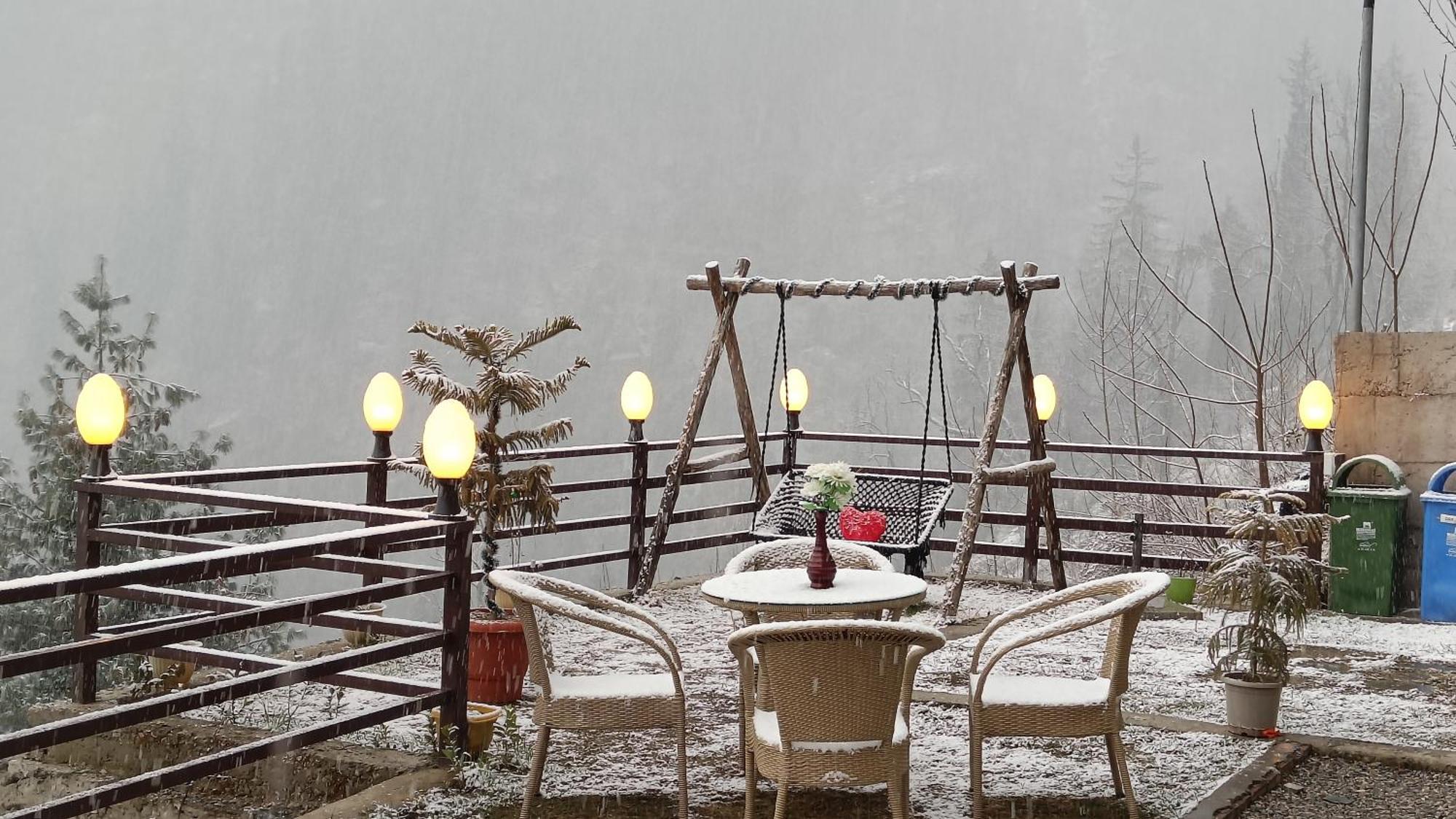 Trimounts-A Boutique Hotel & Wellnes Center In Tirthan Valley Banjār Extérieur photo