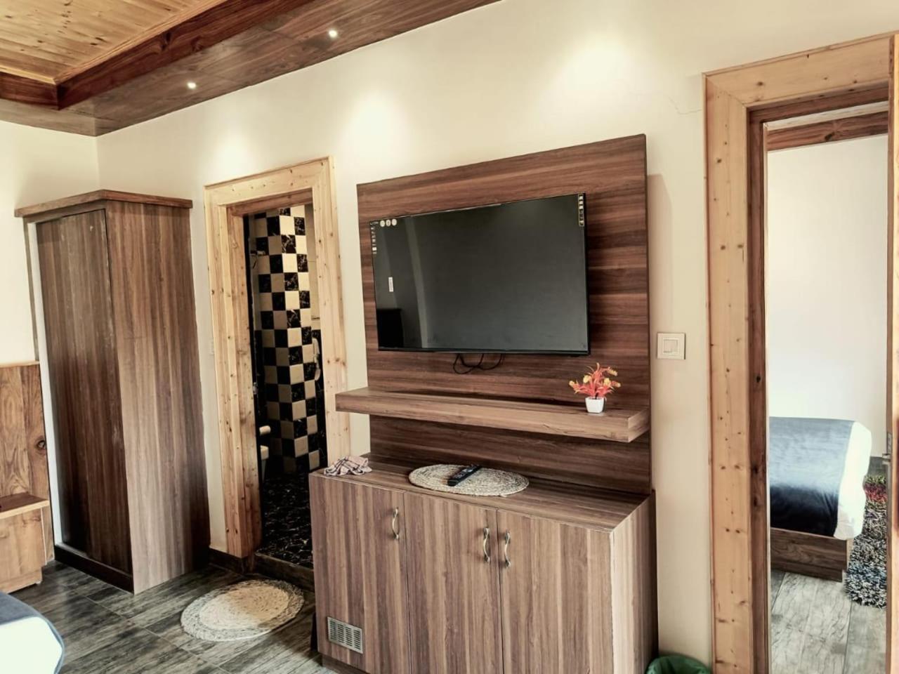 Trimounts-A Boutique Hotel & Wellnes Center In Tirthan Valley Banjār Extérieur photo