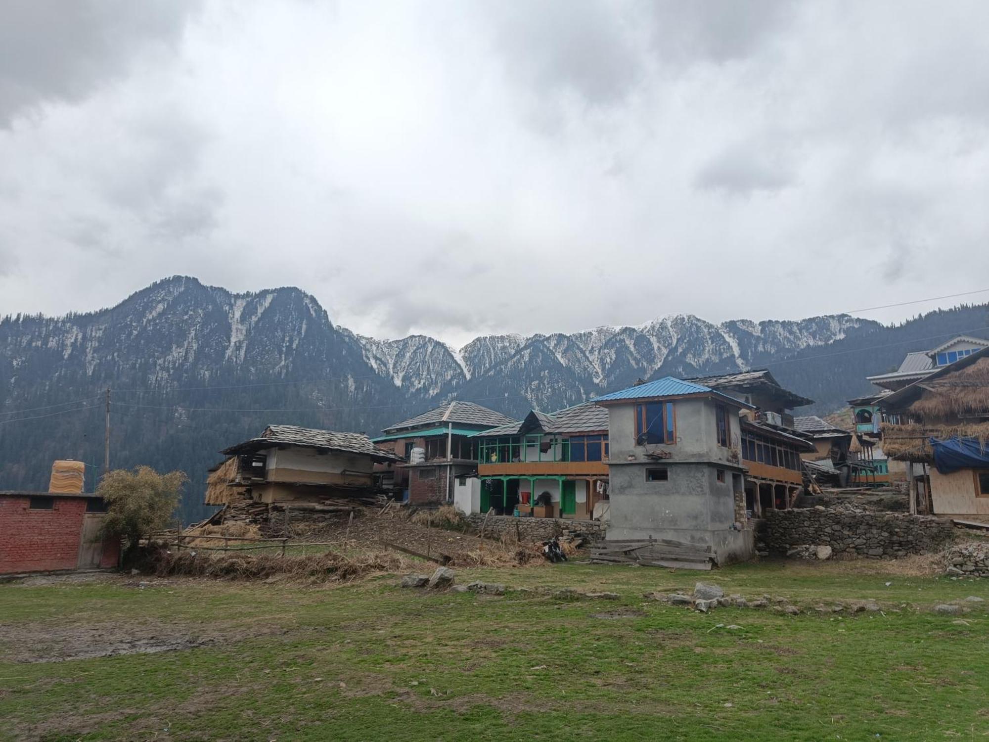 Trimounts-A Boutique Hotel & Wellnes Center In Tirthan Valley Banjār Extérieur photo