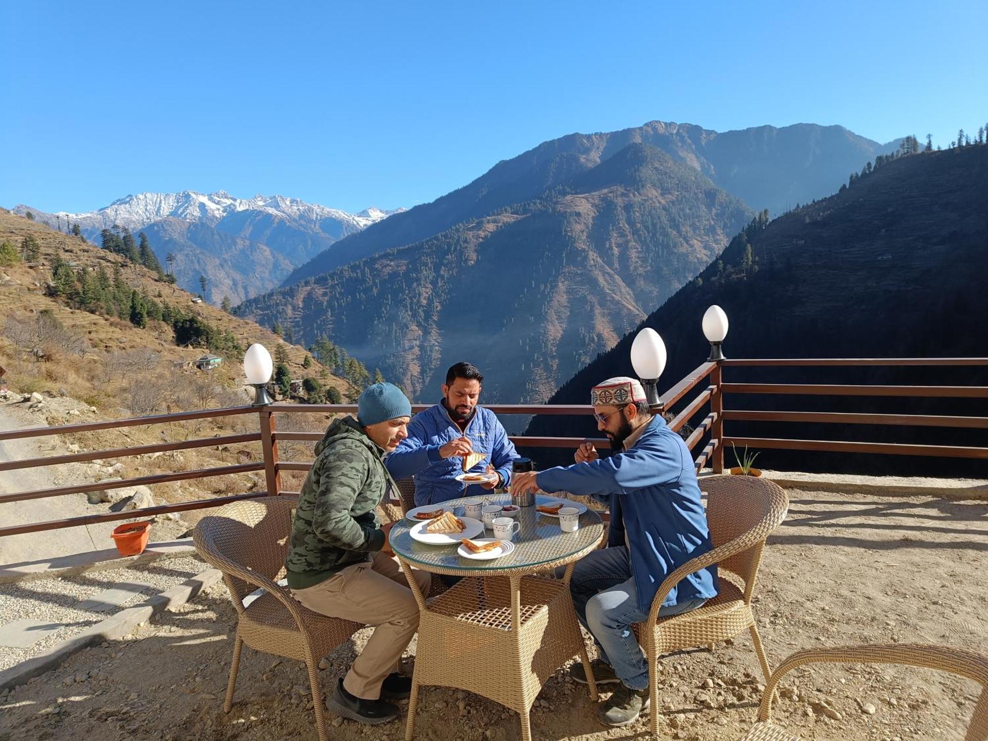 Trimounts-A Boutique Hotel & Wellnes Center In Tirthan Valley Banjār Extérieur photo